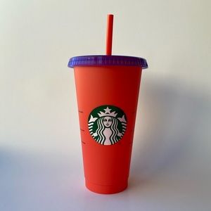 Starbucks changing color cup